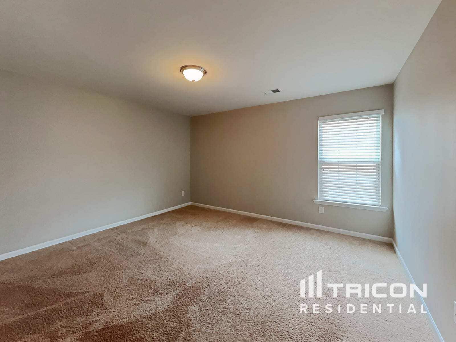 Building Photo - 228 Elmhaven Dr