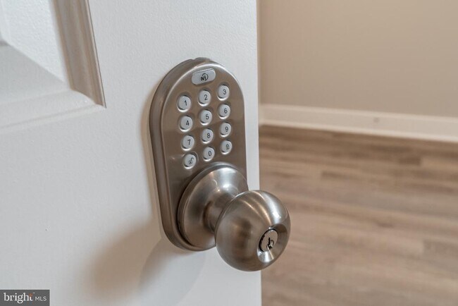 Building Photo - 421 N 39th St