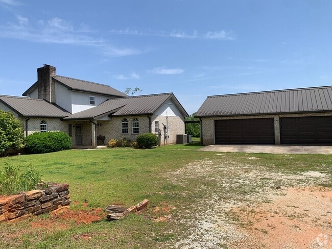 Building Photo - 936 Girls Ranch Rd