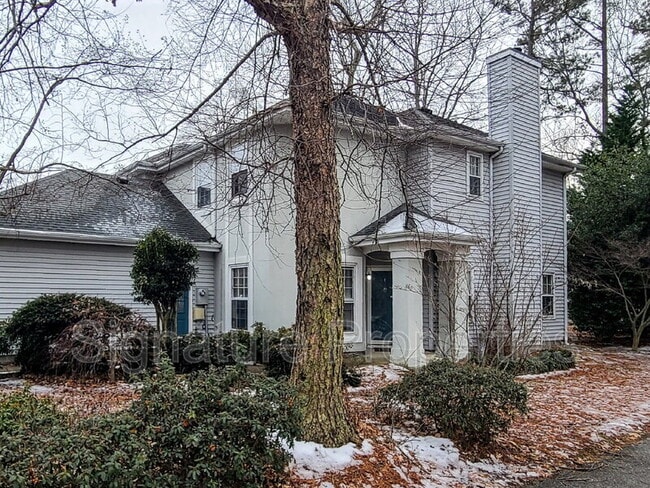 Building Photo - 901 Willow Point