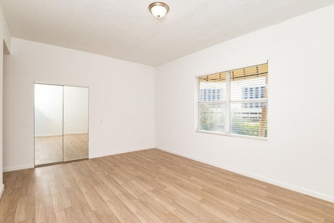 Building Photo - 1650 Presidential Way