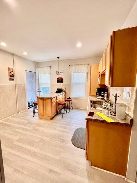 Primary Photo - 6 Levant St
