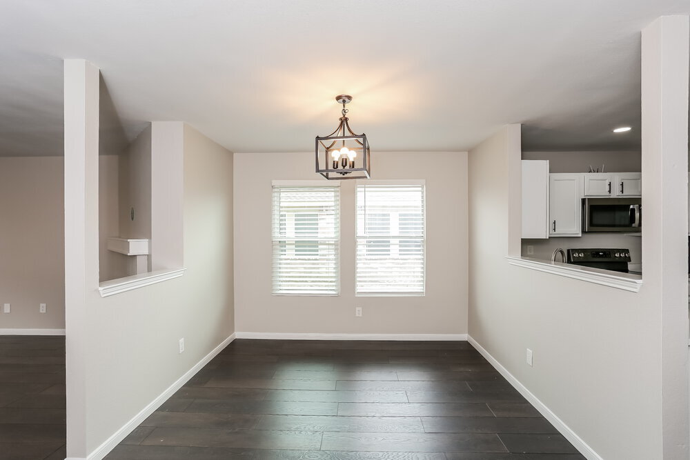 Building Photo - 6019 Guilia Dr