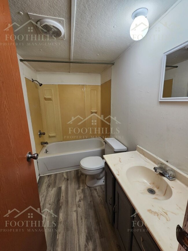 Building Photo - 105 McFarlin Way