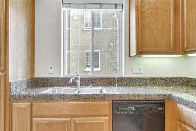 Building Photo - PRIME CORNER HOME NEAR TRAILS LIGHT-FILLED...