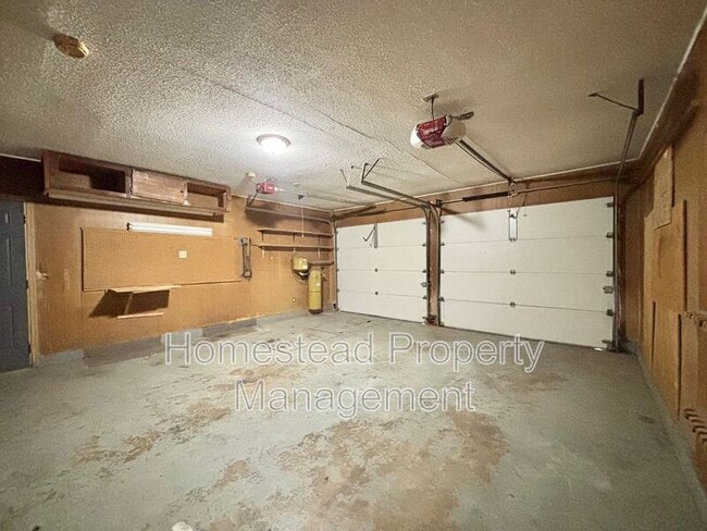 Building Photo - 6313 S Robinson Dr