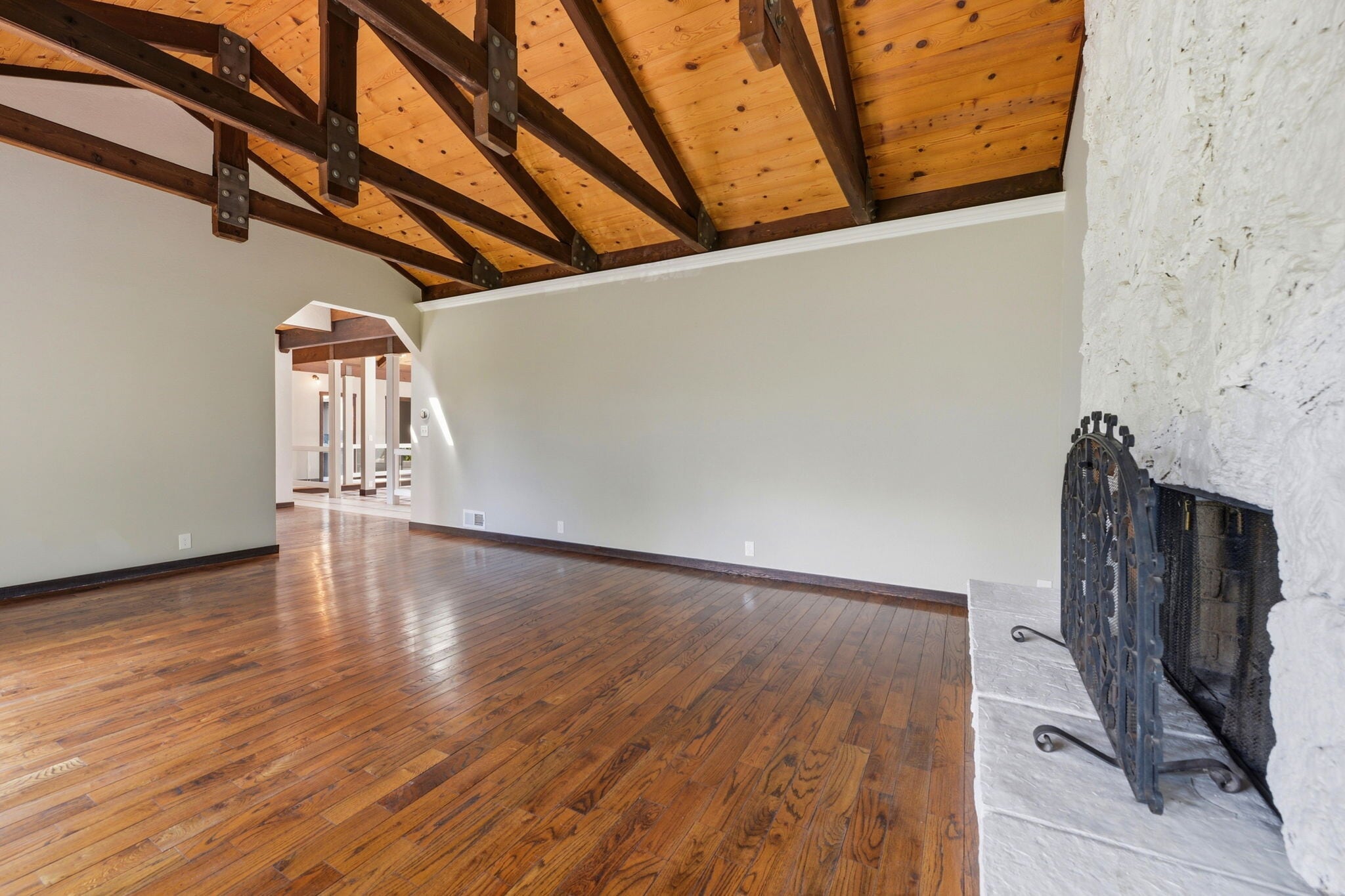 Building Photo - 158 Los Robles Dr