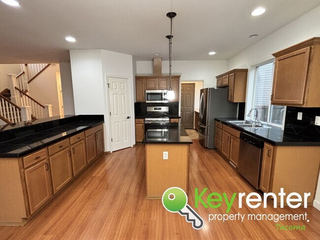 Building Photo - Beautiful 4 Bedroom 2.5 Bathroom Tacoma Home for Rent in Quiet Cul-De-Sac Community