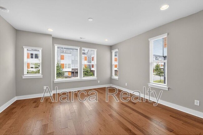 Building Photo - 2123 Bryant Park Dr