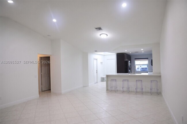 Building Photo - 1575 Zenith Way