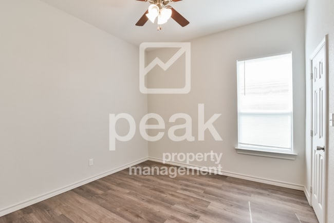 Building Photo - $1750! 3Bed/2Bath in Fort Worth! Get your ...