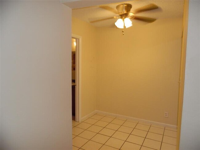 Building Photo - 7341 NW 37th St