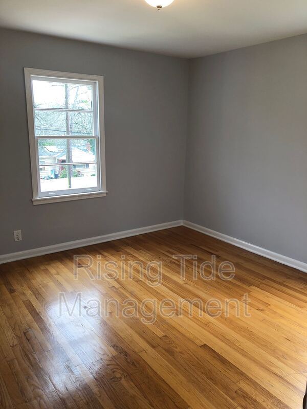 Building Photo - 928 5 Mile Rd