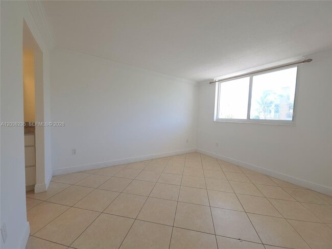 Building Photo - 401 Ocean Dr