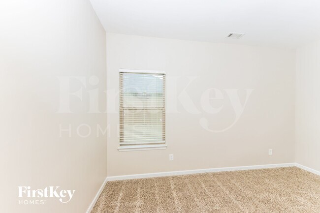 Building Photo - 356 Madison Grace Ave