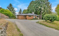 Building Photo - 4 Bedroom Kent home walking distance to lake meridian
