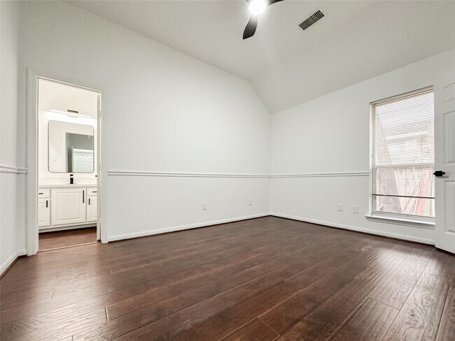 Building Photo - 93 N Acacia Park Cir