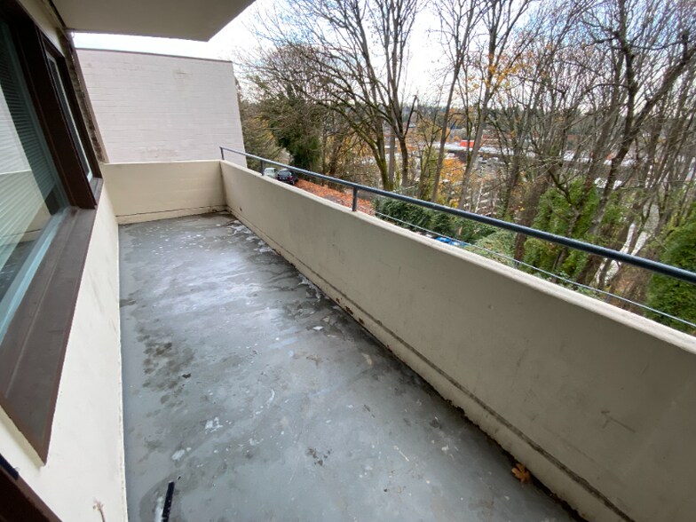 Building Photo - 4636 22nd Ave NE