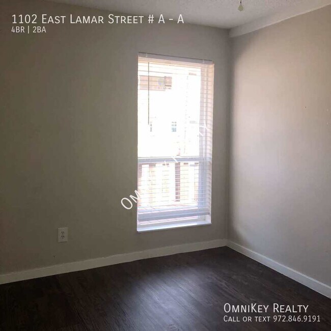 Building Photo - 1102 E Lamar St