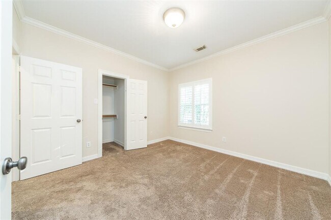 Building Photo - 6318 Elm Ct