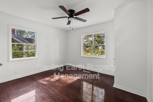 Building Photo - 2609 20th St SW