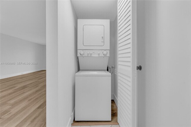 Building Photo - 12950 SW 13th St