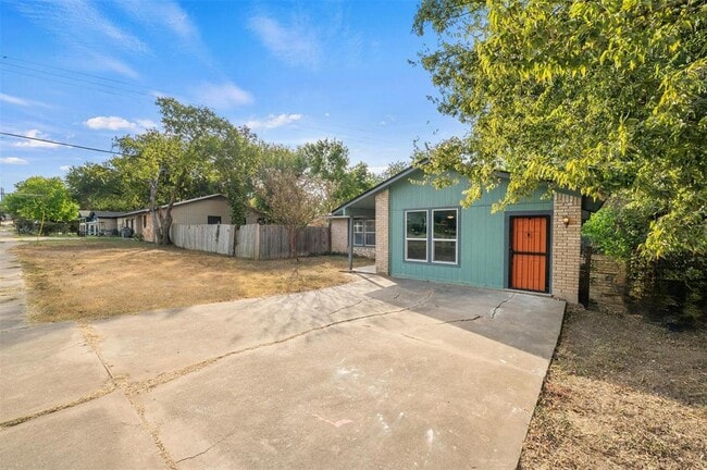 Building Photo - 2523 E Stassney Ln