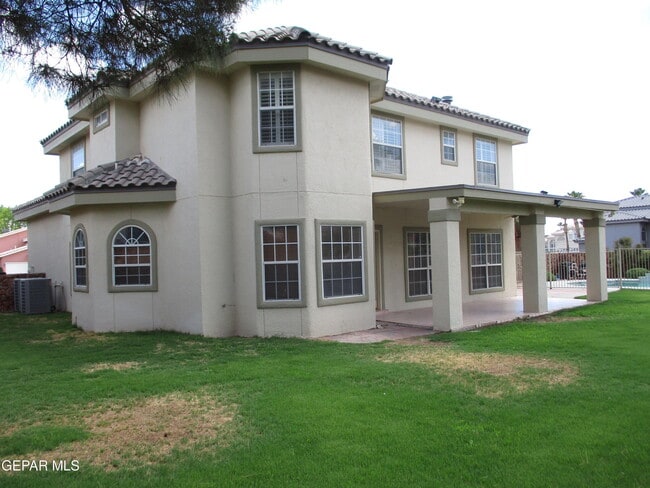 Building Photo - 2030 Paseo Del Prado Dr