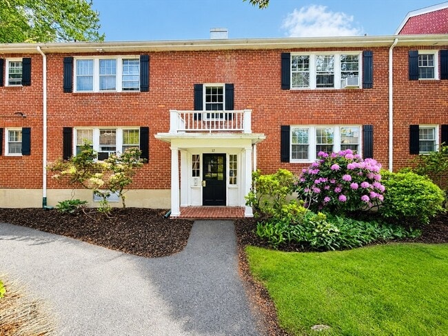 Building Photo - 17 Hammond Pond Pkwy