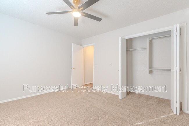 Building Photo - 1401 Harding Ave