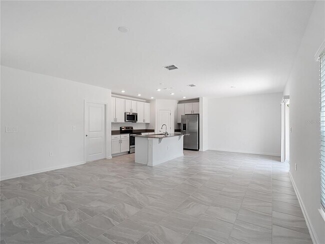 Building Photo - 571 Jett Ln