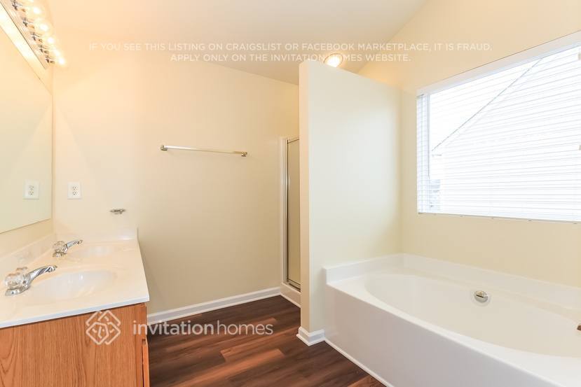Building Photo - 14712 Castletown House Dr