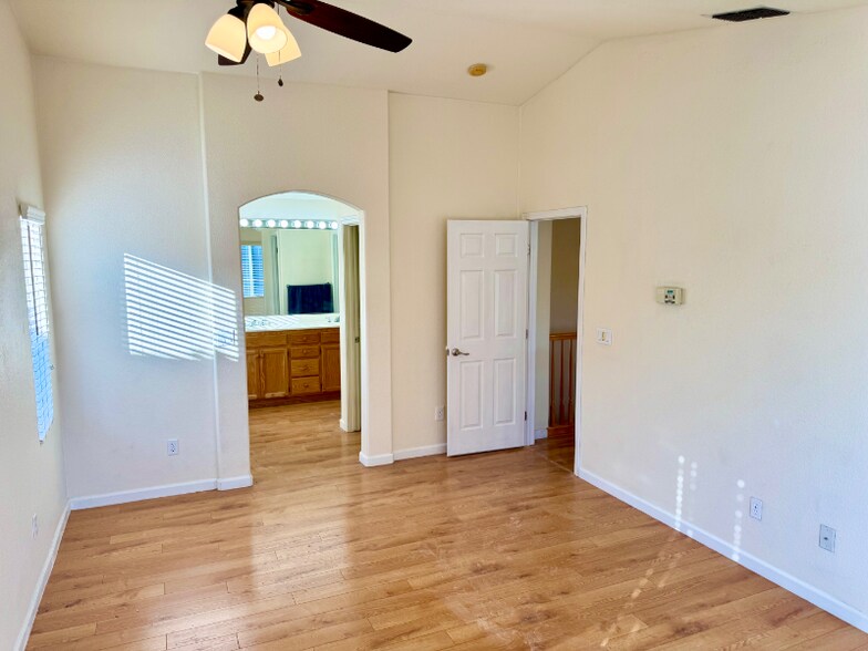 Building Photo - 2638 Gaines Ct