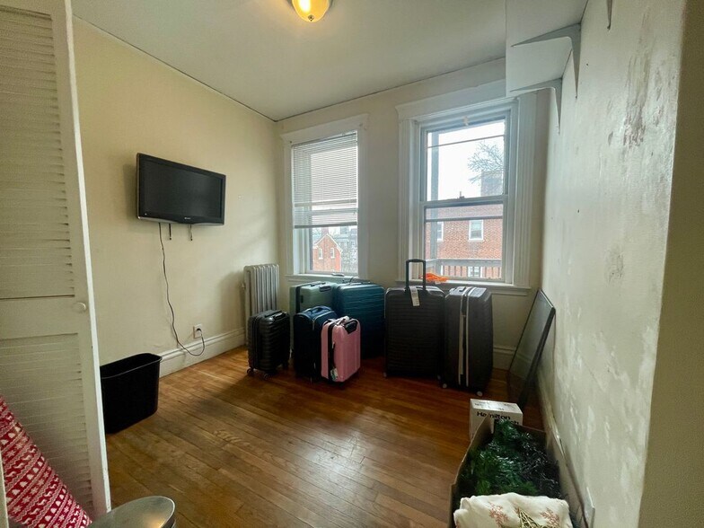 Building Photo - 11 Euston St