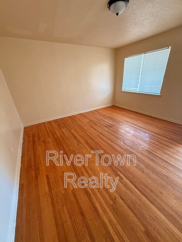 Building Photo - 5176 Sea Shore Rd