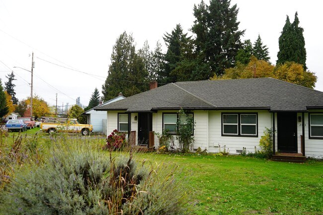 Building Photo - r3008unanderavev