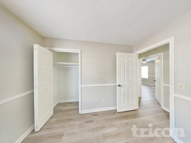 Building Photo - 204 River Song Rd