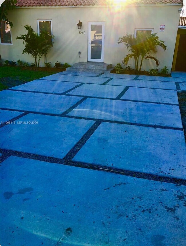 Building Photo - 500 NW 43rd Ct