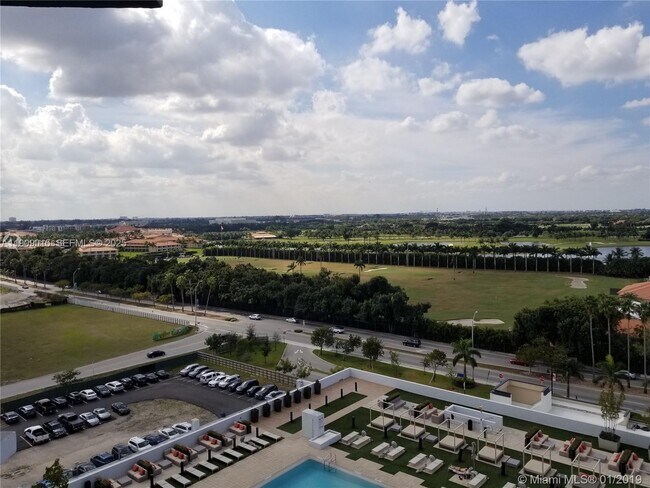 Building Photo - 5252 NW 85th Ave