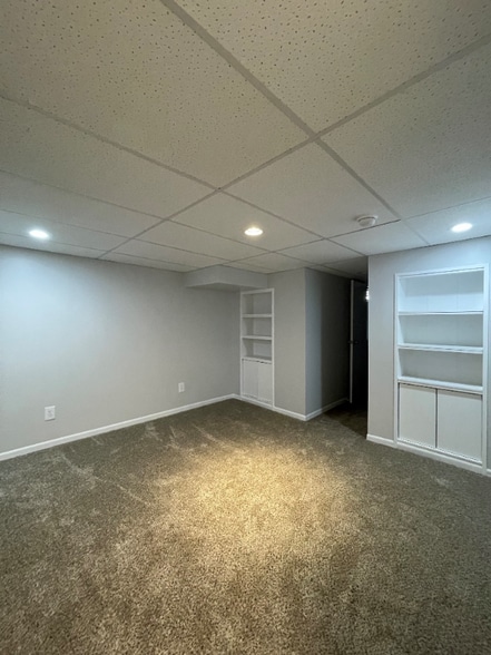 Building Photo - 1697 Ridgebury Dr