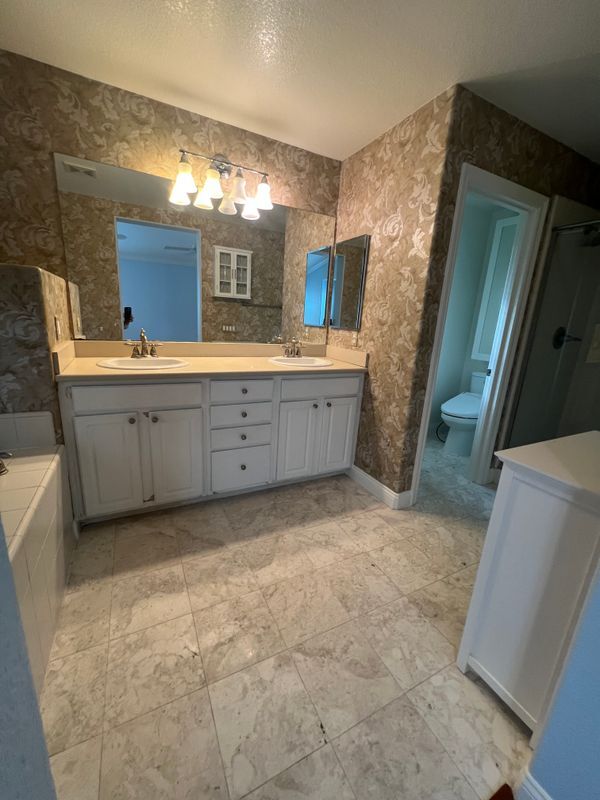 Building Photo - 24098 Stone Creek Dr