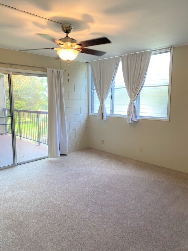 Building Photo - Rarely Available Haleloa II - 3/2/2