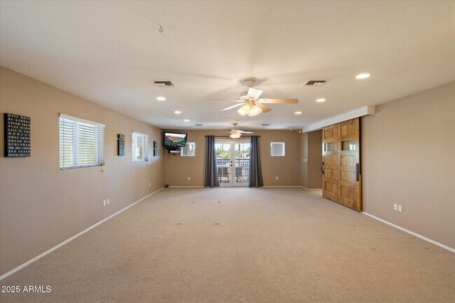 Building Photo - 5751 E Ludlow Dr