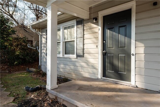 Building Photo - 3454 Rockbridge Rd SW