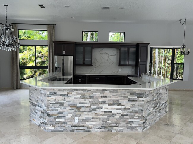 Building Photo - 20077 Palm Island Dr