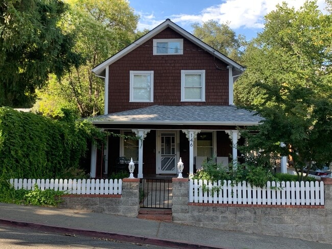 Building Photo - Downtown Auburn Charmer