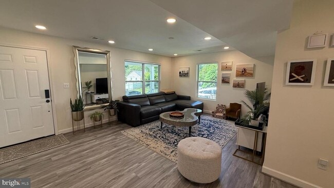 Building Photo - 1212 Parrish Dr