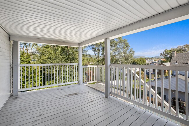 Building Photo - 1202 W Elm St