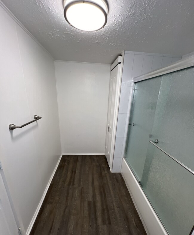 Building Photo - Updated 1 Bedroom 1 Bathroom Ranch Home in...
