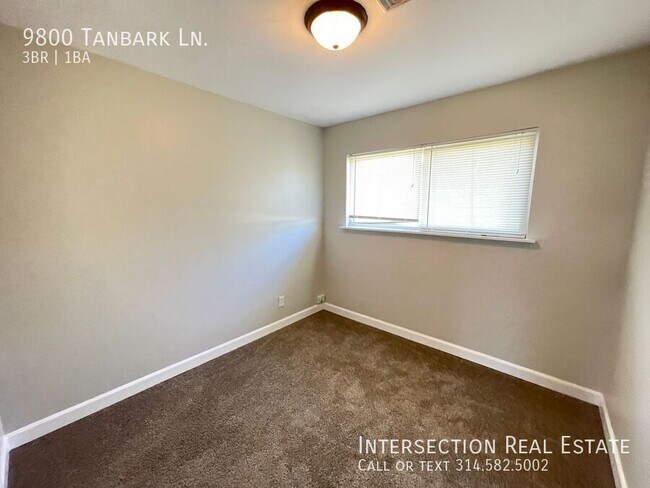 Building Photo - 9800 Tanbark Ln